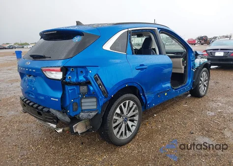 2021 Ford Escape Titanium from USA, damaged, VIN 1FMCU9J96MUA74598